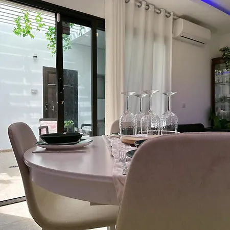 Johnny Daire Playa Blanca